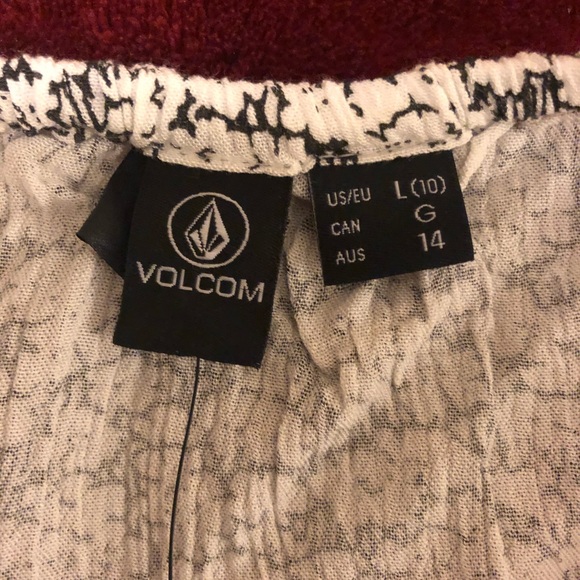 🌸Volcom Black and White Tube Top🌸 - Picture 2 of 3